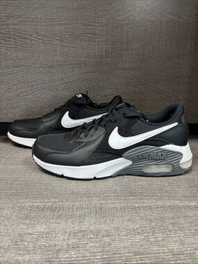 Women's Nike Air Max Excee Shoes (Black/White/Gray) - Size 8